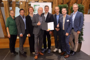 Monika Auer (ÖGUT-Generalsekretärin), Johannes Schaffer (Energiepark Forschungsstiftung), Theresia Vogel (Energiepark Forschungsstiftung), Günter Lang (LANG consulting), Michael Harasek (Energiepark Forschungsstiftung), René Swirina (WIEBE Wiener Bauträger-und EntwicklungsgesmbH), Markus Lang (LANG consulting), Michael Hannesschläger (Energiepark Bruck/Leitha). © Katharina Schiffl